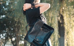 16学生偷吃禁果的视频